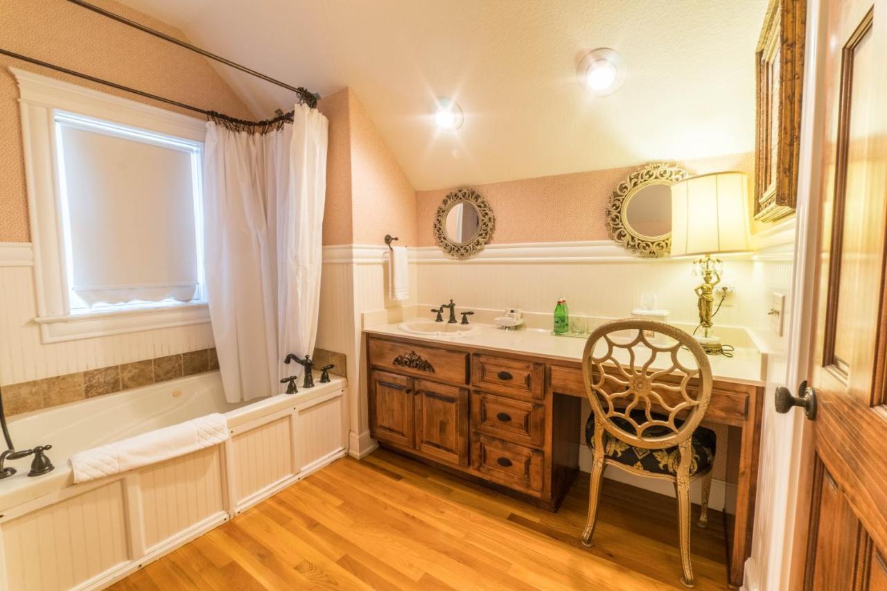 The Victoria Bed & Breakfast Bentonville Exteriér fotografie